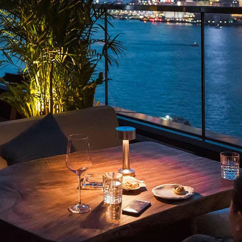 AuraLux Lampa Stołowa – Nowoczesna, Minimalistyczna i Przyciemniana