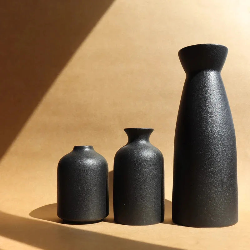 Minimalistyczny Zestaw Wazonów Ceramicznych - Ponadczasowy i Elegancki