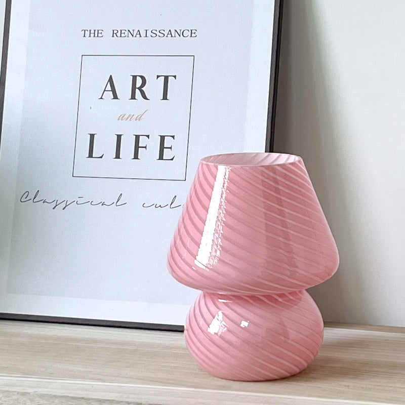 Lampka Stołowa w Paski - Stylowy i Ponadczasowy Design