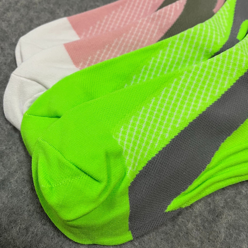 Șosete de compresie sportive pentru femei – respirabile și susținătoare pentru timpul activității și recuperării