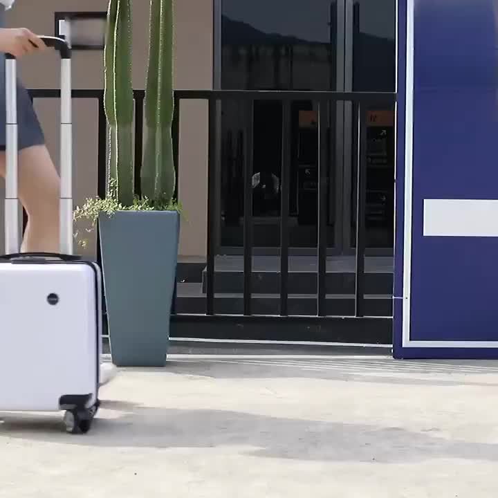 Modna Walizka na Kółkach – Lekka i Trwała na Twoje Przygody