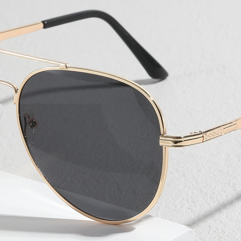 Pilot Sunglasses for Men – Timeless Design with Metal and Plastic for Everyday Use