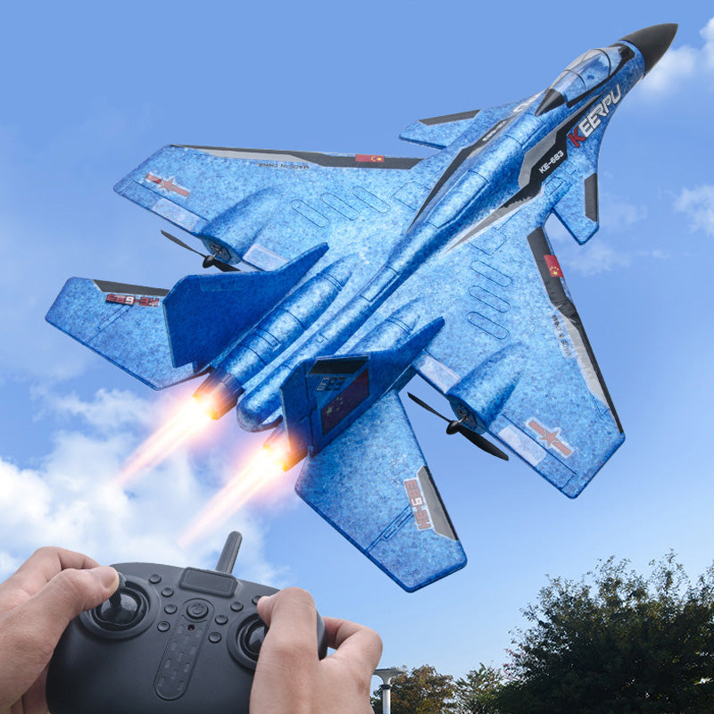 Avion puternic controlat de la distanță - Pentru pilotul aventuros