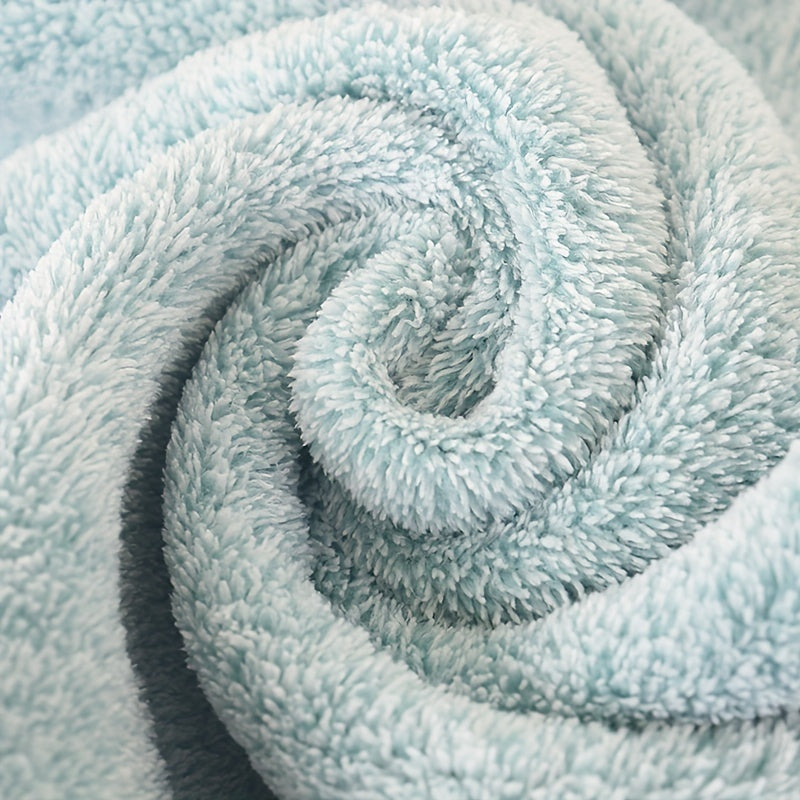 Set of Towels made of Soft Coral Velvet – Absorbent and Quick-Drying