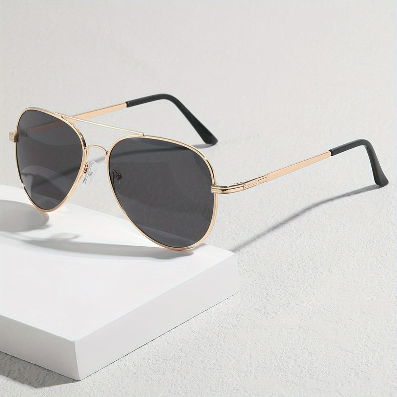 Pilot Sunglasses for Men – Timeless Design with Metal and Plastic for Everyday Use