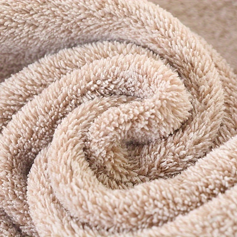 Set of Towels made of Soft Coral Velvet – Absorbent and Quick-Drying