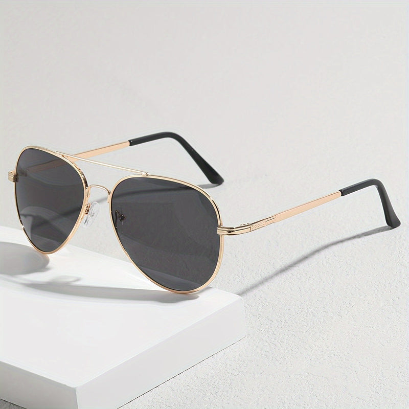 Pilot Sunglasses for Men – Timeless Design with Metal and Plastic for Everyday Use