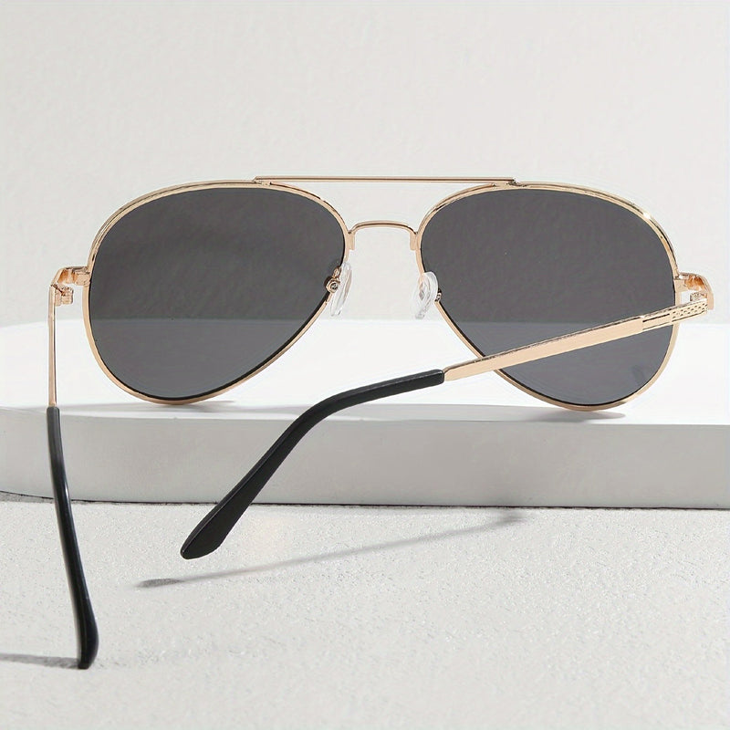 Pilot Sunglasses for Men – Timeless Design with Metal and Plastic for Everyday Use
