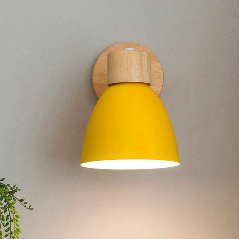 Helga Drewniana Lampa Ścienna – Skandynawski Design dla Stylowego Oświetlenia