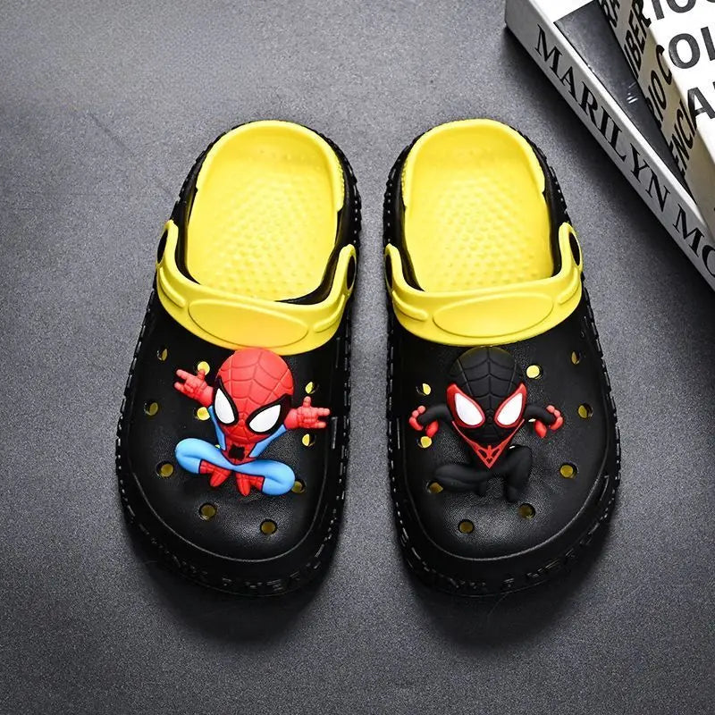 Papuci pentru copii Spider-Man - Confortabili și distractivi pentru plăcerile de vară