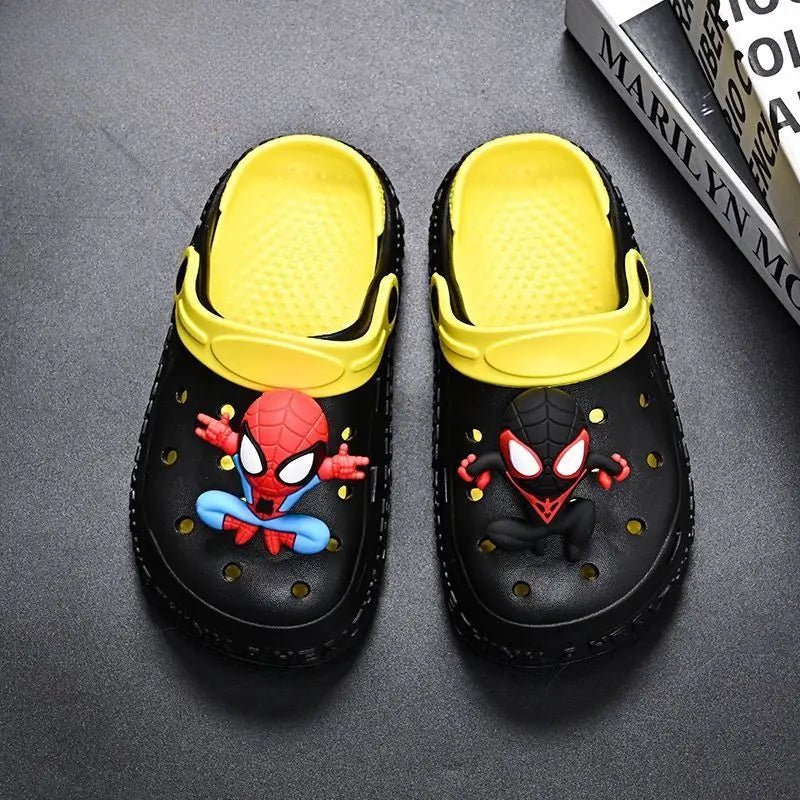 Papuci pentru copii Spider-Man - Confortabili și distractivi pentru plăcerile de vară