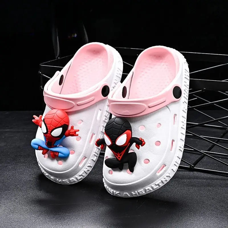 Papuci pentru copii Spider-Man - Confortabili și distractivi pentru plăcerile de vară