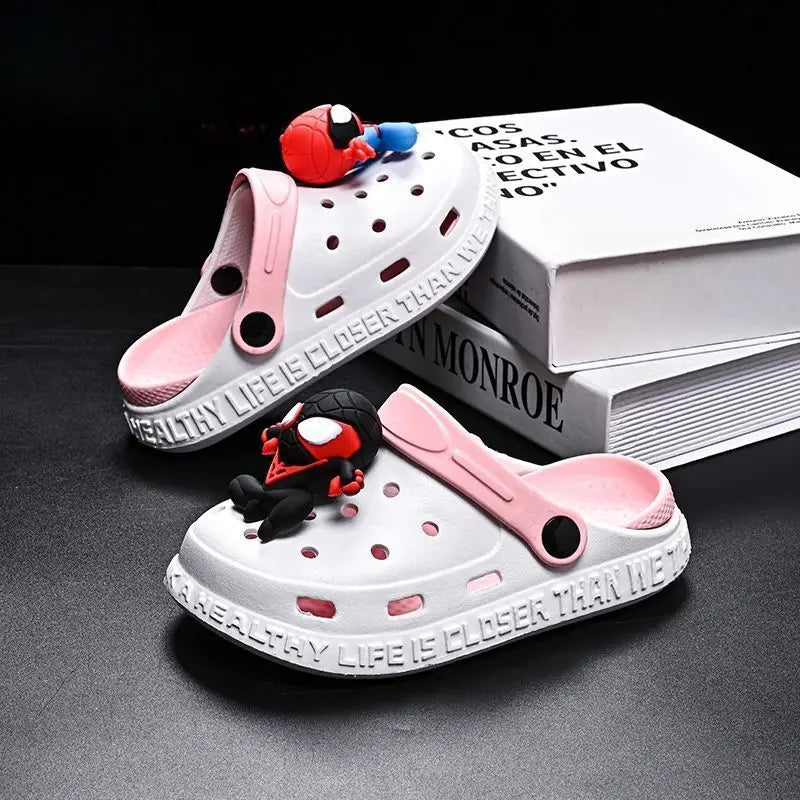 Papuci pentru copii Spider-Man - Confortabili și distractivi pentru plăcerile de vară