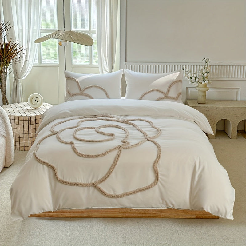 Bedding set with tufted pattern – Bedspread and pillowcases with large floral pattern