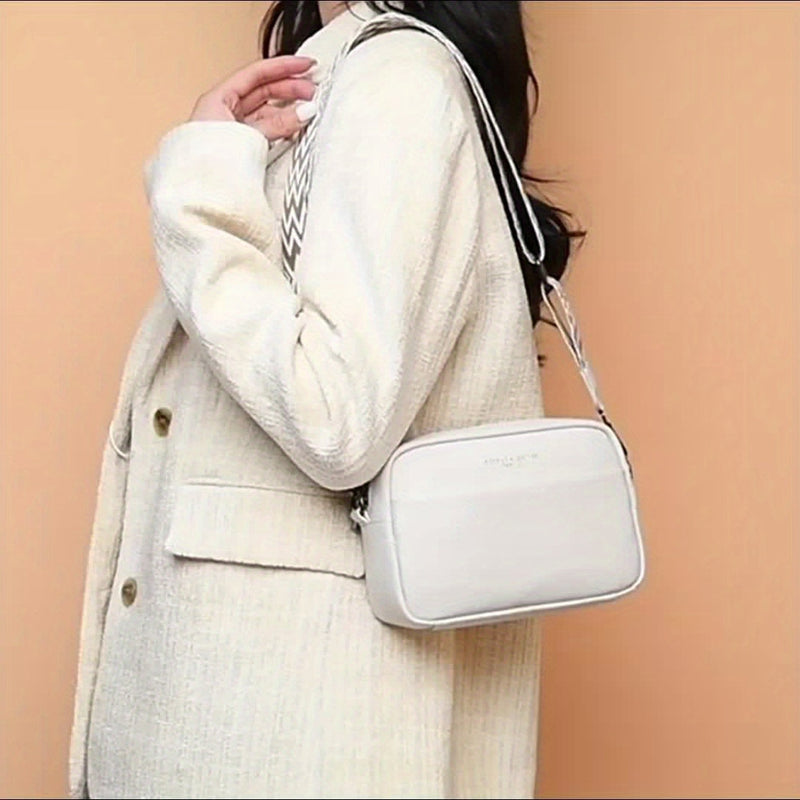 Skórzana Torebka Crossbody – Praktyczna i Modna z Paskiem w Stylu Gitarowym