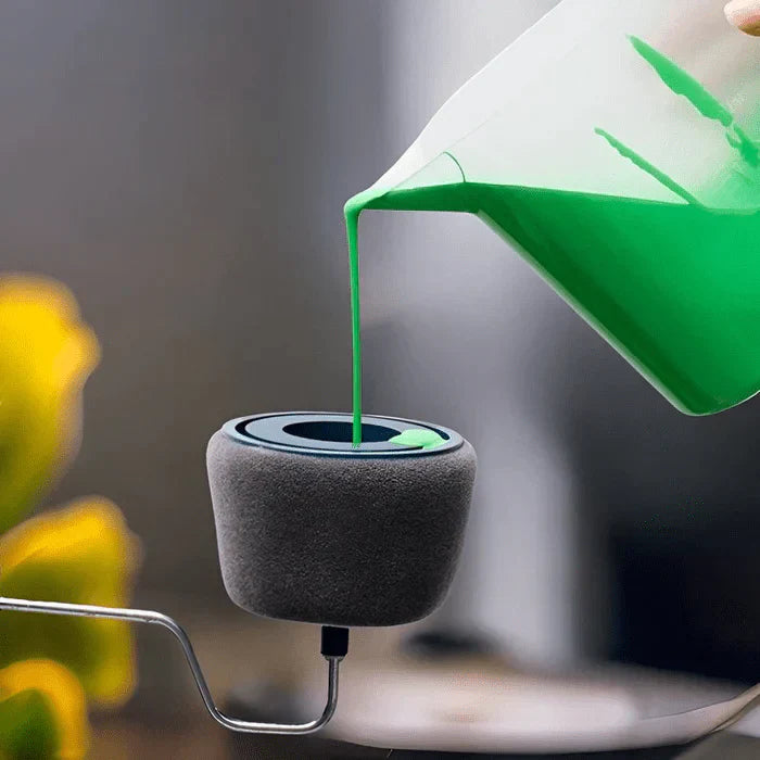 PaintJet - Paint roller with built-in reservoir